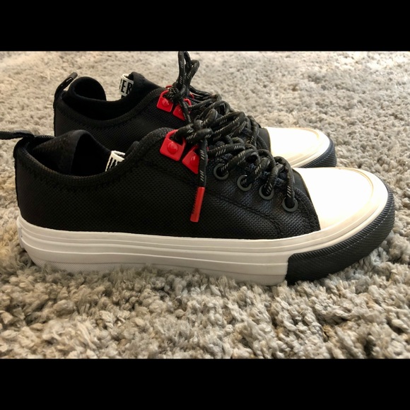 Bikkembergs two-tone, laces, round toeline, flat, fabric inner, rubber sole. - Picture 5 of 6